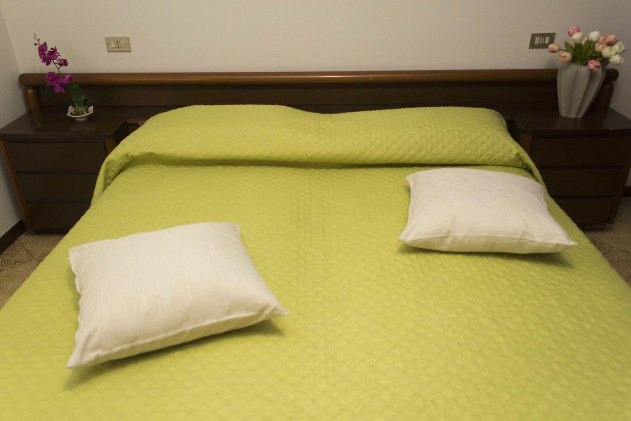 Ferienwohnung Casa Madali' - Nel Borgo Marone Exterior foto