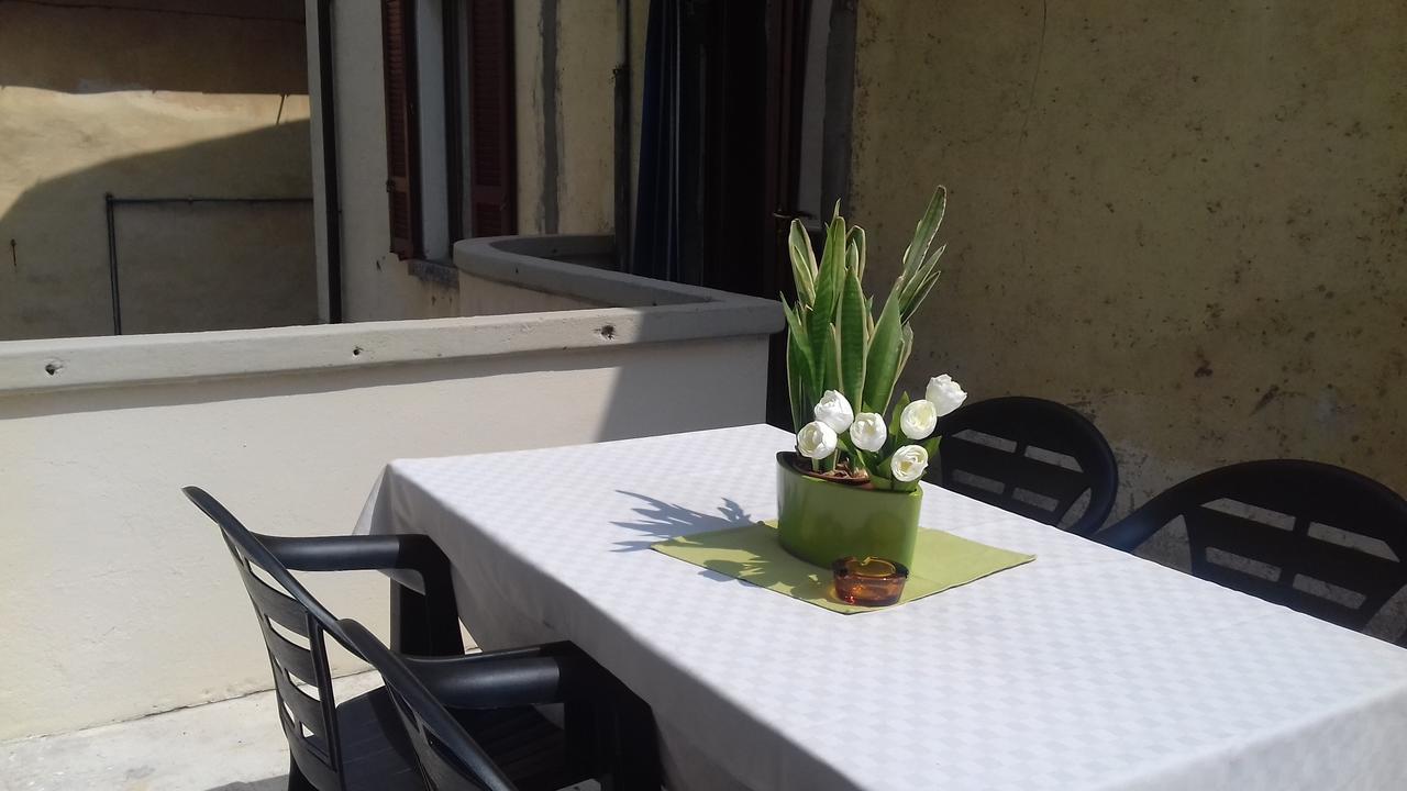 Ferienwohnung Casa Madali' - Nel Borgo Marone Exterior foto